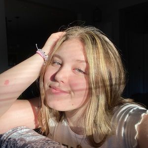 Meet your Posher, Kayla